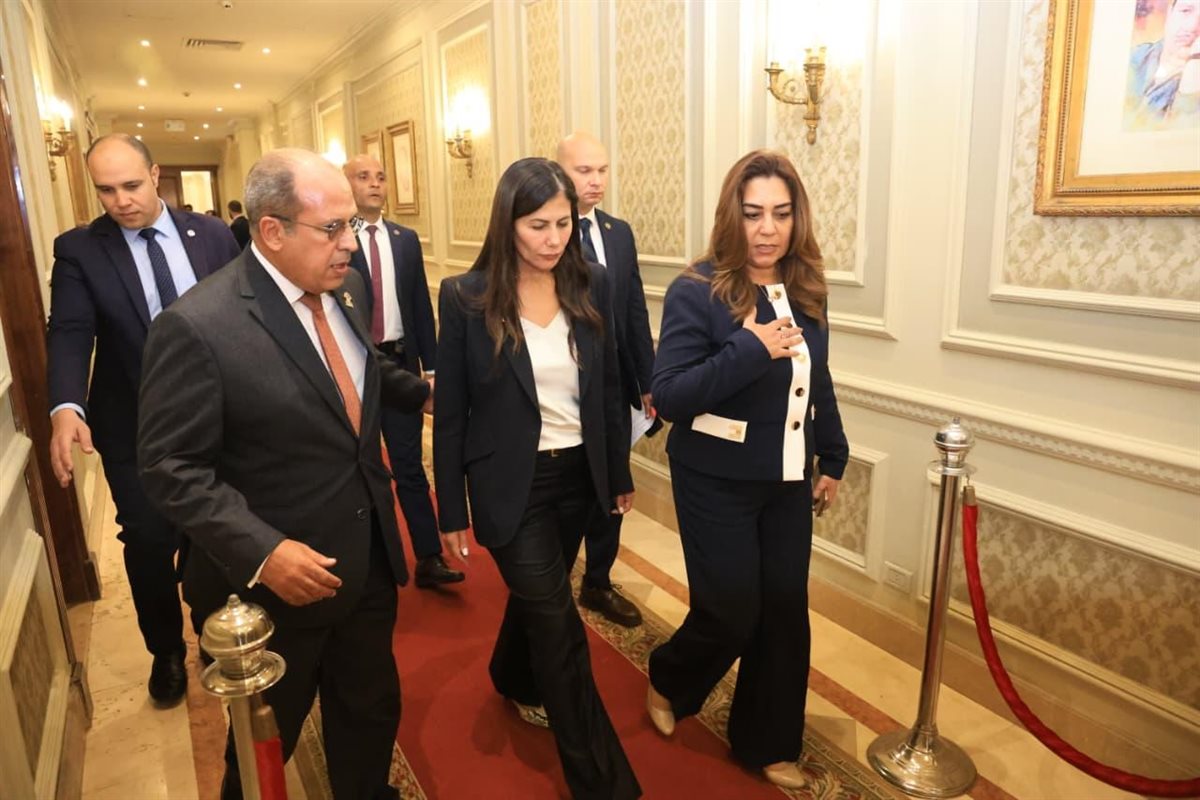 150 شابا من 43 دولة يحاكون مفاوضات مؤتمر المناخ COP31 في مصر