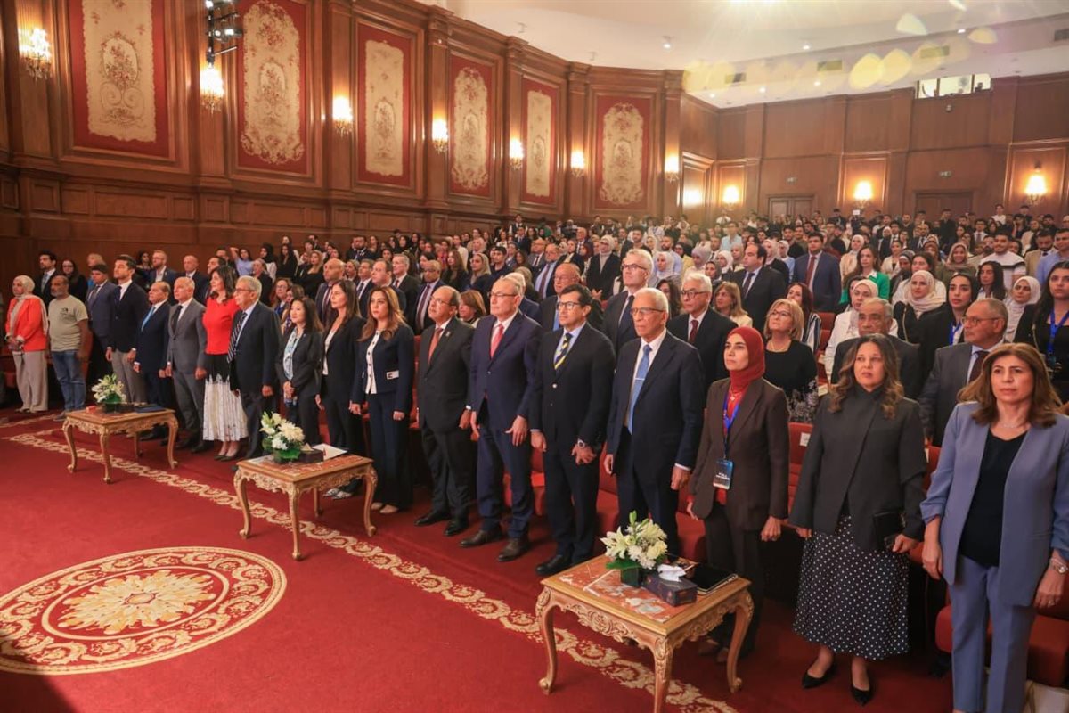 150 شابا من 43 دولة يحاكون مفاوضات مؤتمر المناخ COP31 في مصر