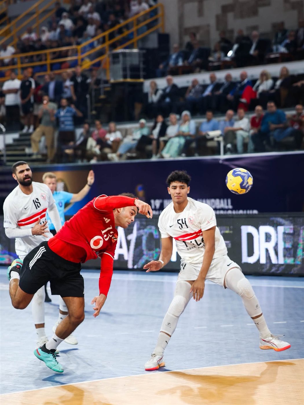 الأهلي يفوز على الزمالك 25/30، ويتوج ببرونزية كأس العالم لكرة اليد