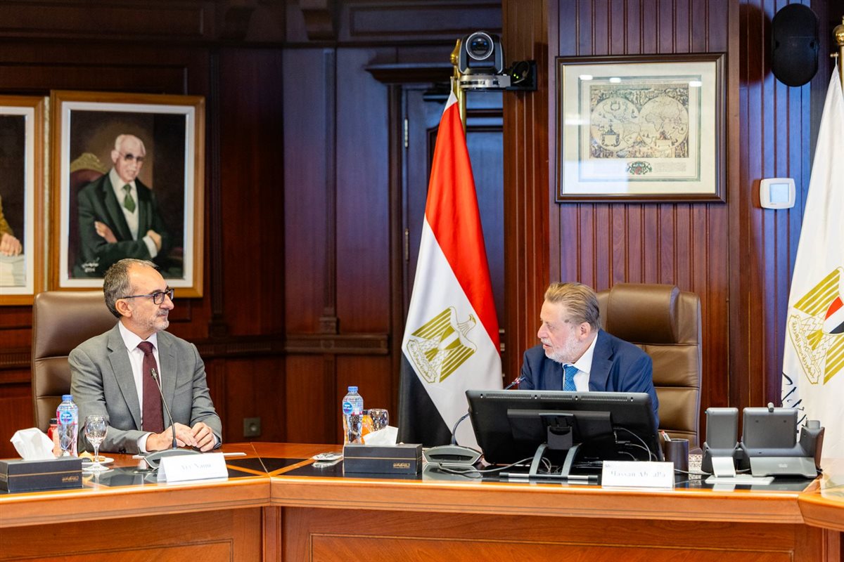محافظ البنك المركزي يبحث مع التمويل الدولية زيادة الاستثمارات في مصر