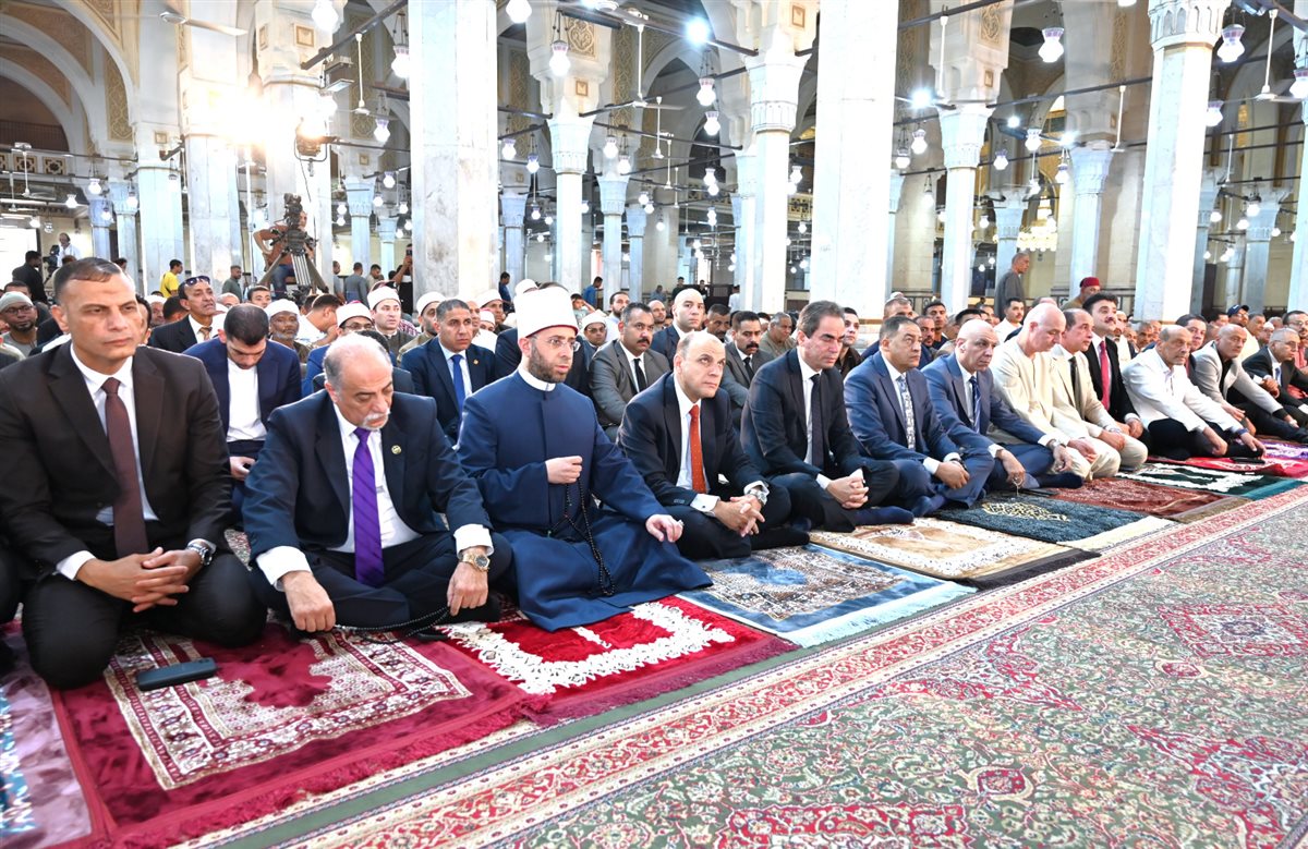 وزير الأوقاف ومحافظ الغربية ورئيس الوطنية للإعلام يؤدون صلاة الجمعة بمسجد السيد البدوي