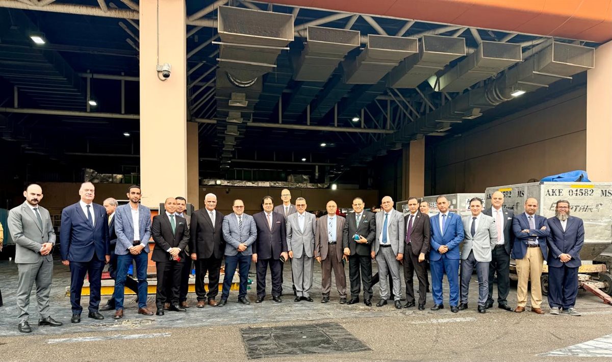 الجمارك تطور منظومة الفحص بمطار القاهرة لتقليص زمن الانتظار