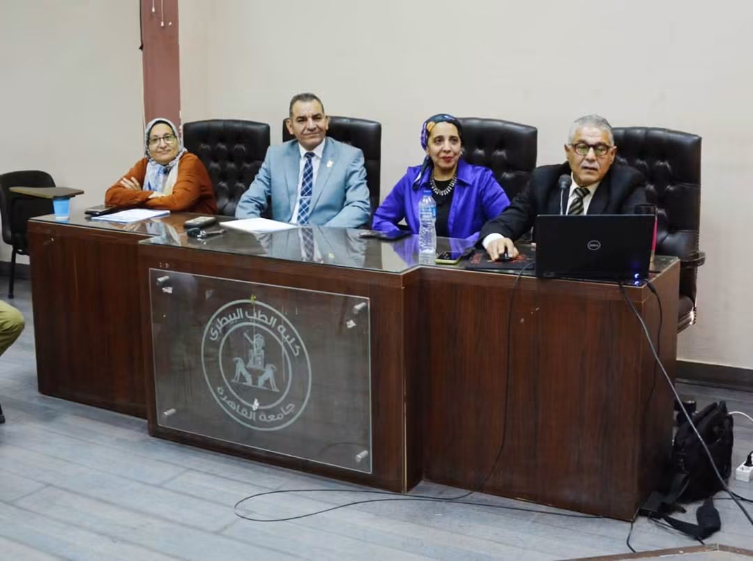 بيطري القاهرة تختتم برنامجا تدريبيا متخصصا في سلوك وتدريب الكلاب (صور)