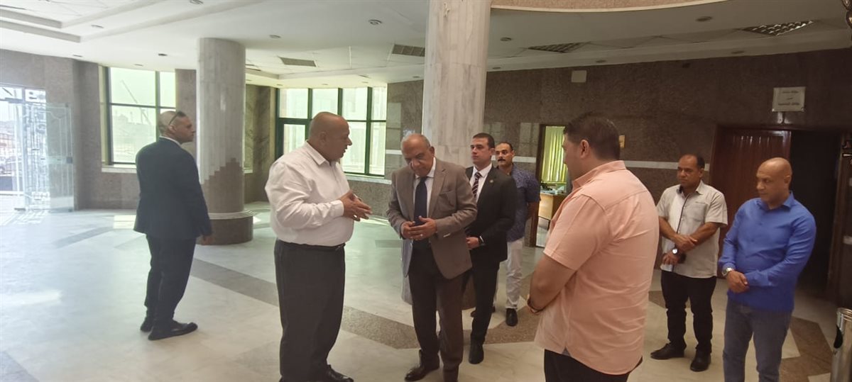 زيارة وزير الكهرباء إلى قطاع شبكات المدن الجديدة