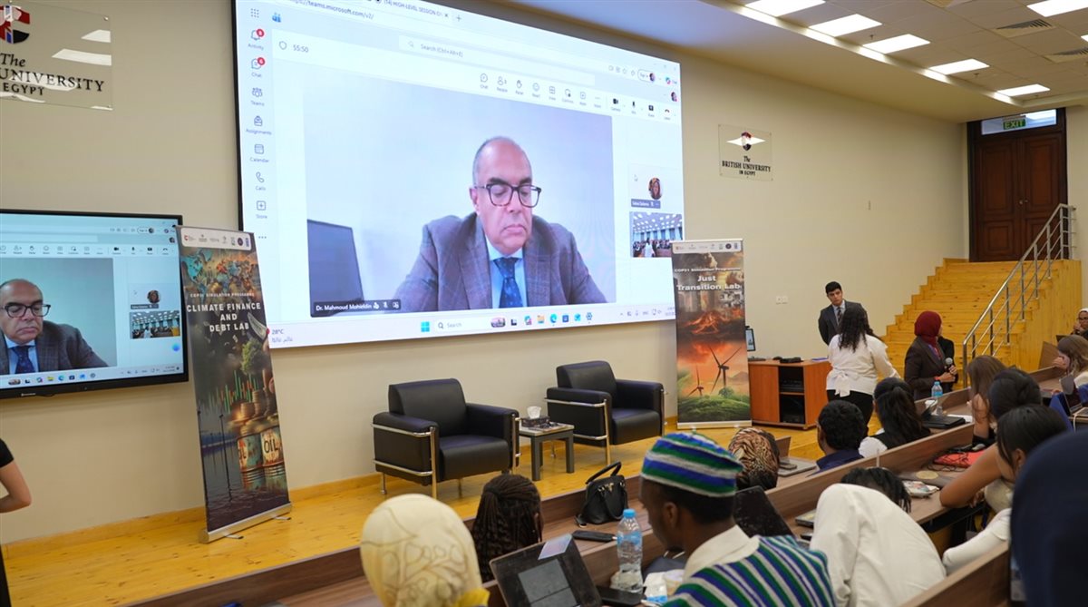 ختام نموذج محاكاة قمة المناخ بالجامعة البريطانية