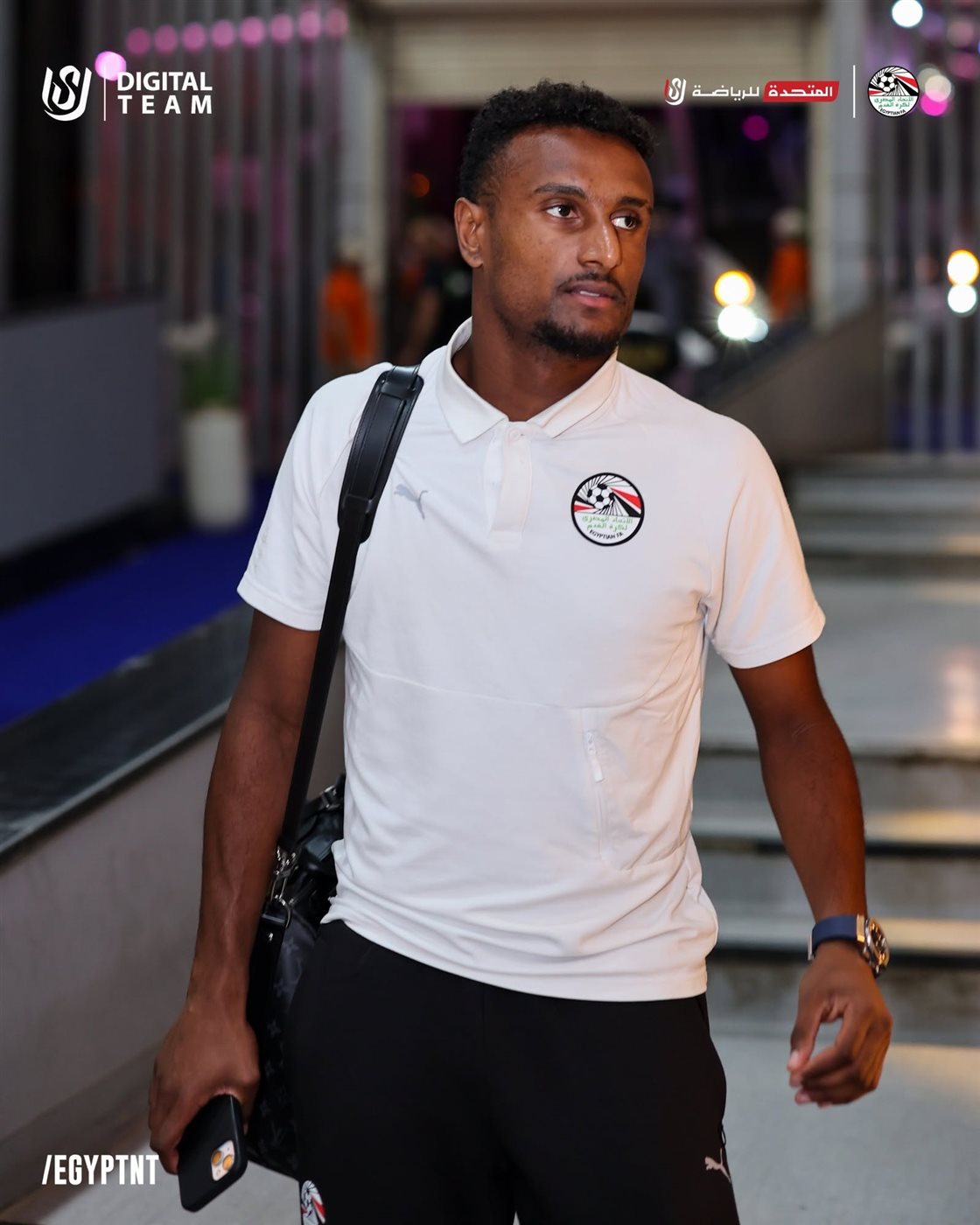لقطات من وصول لاعبي منتخب مصر إلي ستاد القاهرة لمواجهة جنوب أفريقيا