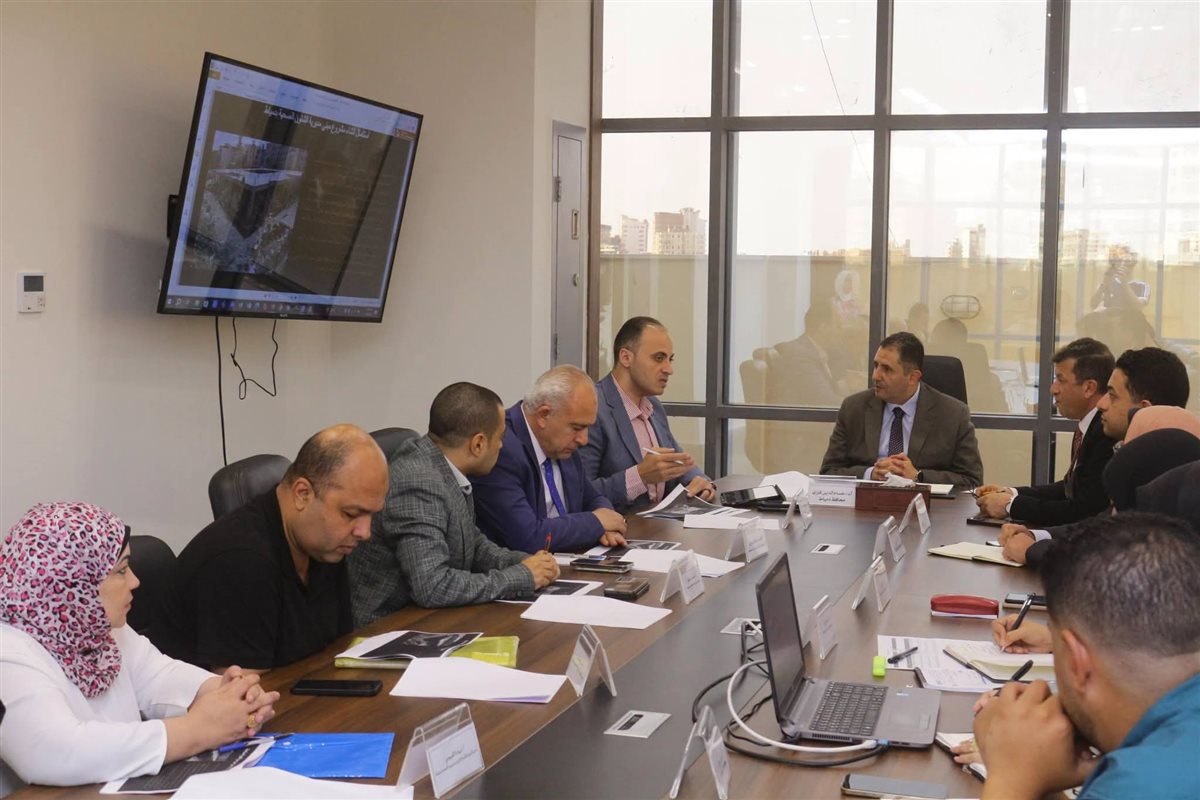 محافظ دمياط يتابع معدلات تنفيذ مشروعات الصحة والإسكان للعام المالي الجديد