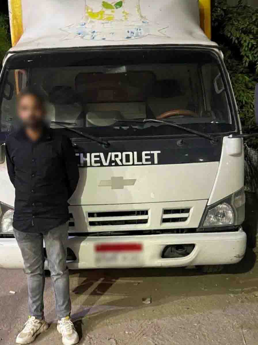 «عشان يختصر الطريق».. ضبط سائق نقل قاد سيارته عكس الاتجاه في المنيا