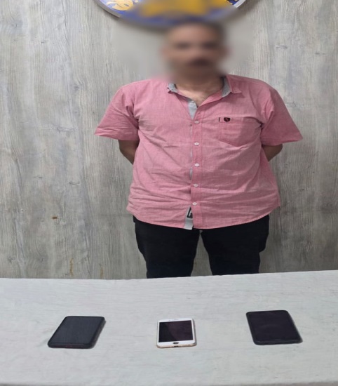 سقوط عاطل روَّج لبيع الشهادات والمحررات الرسمية المقلدة في الجيزة