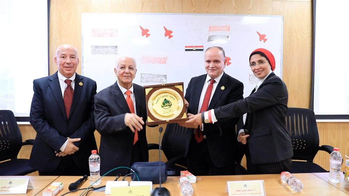 جامعة القاهرة الأهلية تحتفي بذكرى نصر أكتوبر بندوة تثقيفية حول بطولات الجيش المصري