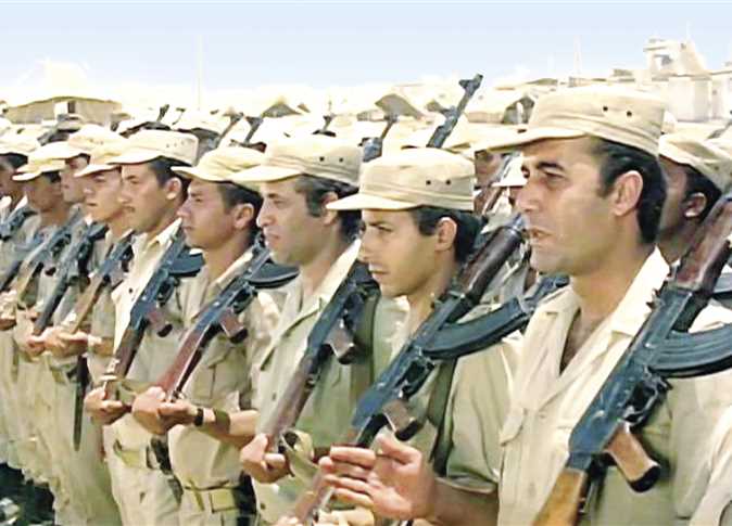 صف الجنود فى الرصاصة لاتزال فى جيبى