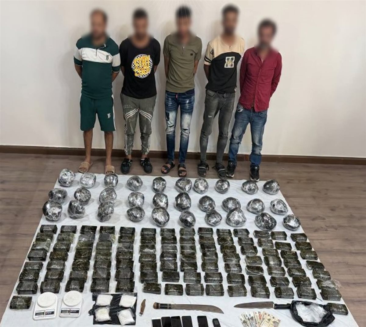 مصرع 4 عناصر جنائية وضبط مخدرات وأسلحة بـ 144 مليون جنيه في 3 محافظات