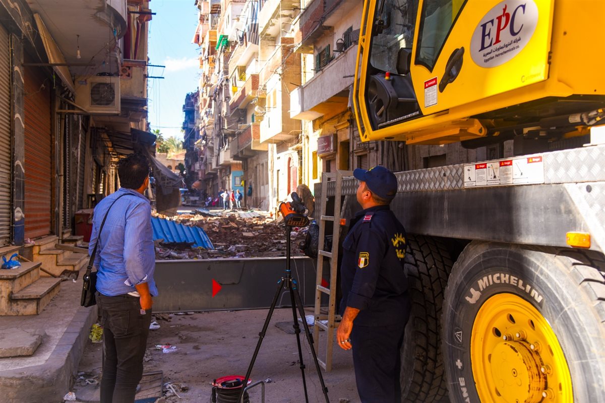 محافظ الإسكندرية يتفقد عقاري لامبروزو والمازني