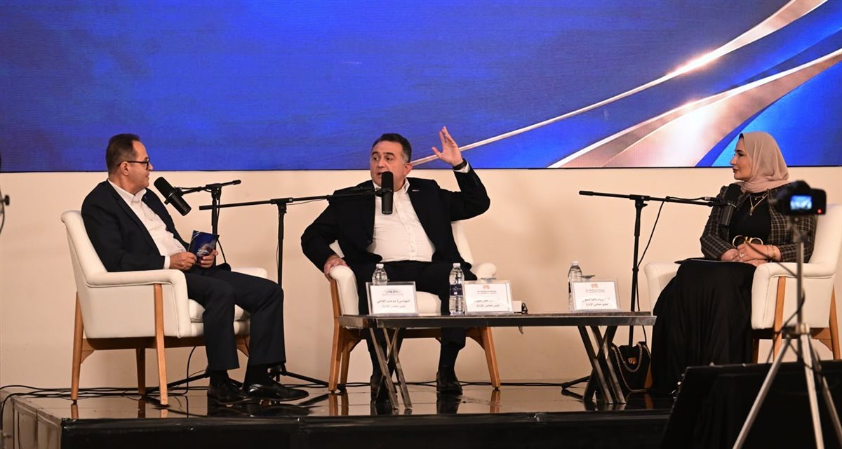 رئيس البورصة المصرية يستعرض مزايا القيد وحوافز سوق المال