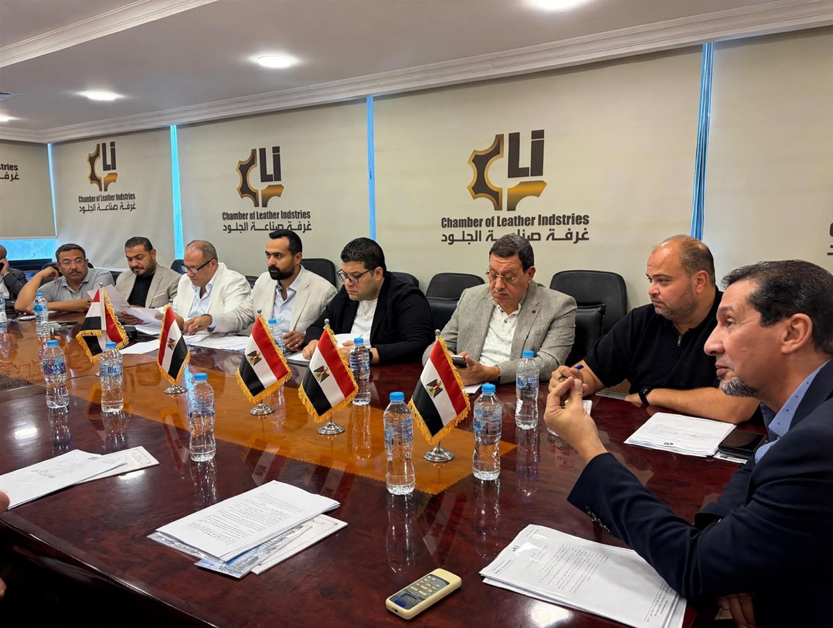 «صناعة الجلود» تبحث خطة التحرك لدعم المصانع وحماية السوق المحلية