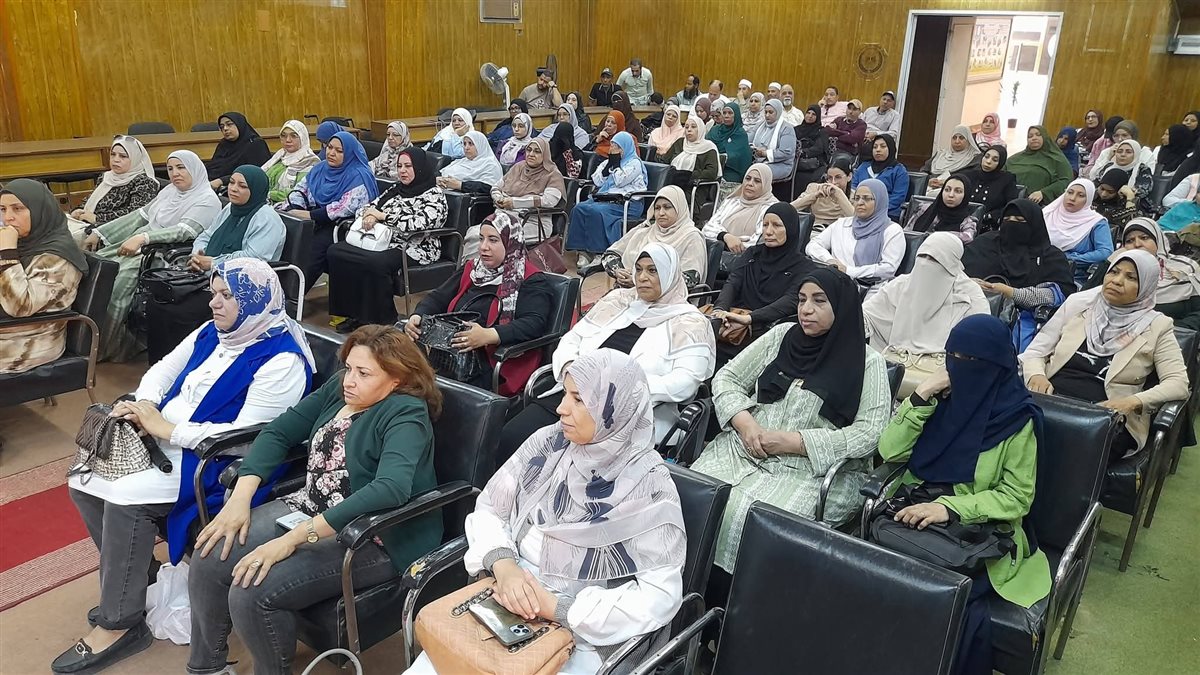 إعلام الوادي الجديد يناقش «مشروعات التنمية» باحتفالات العيد القومي