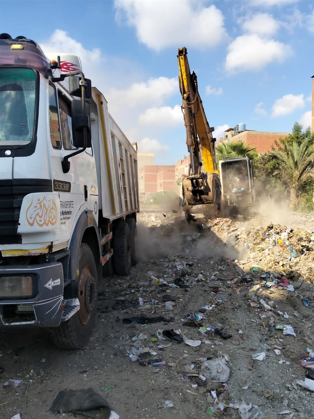 رفع 300 طن مخلفات هدم في بلقاس بالدقهلية (صور)