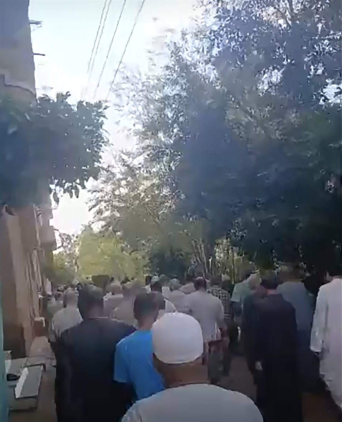 تشييع جثماني الزوجين ضحايا نجلهما في طنطا وسط حالة من الحزن والانهيار
