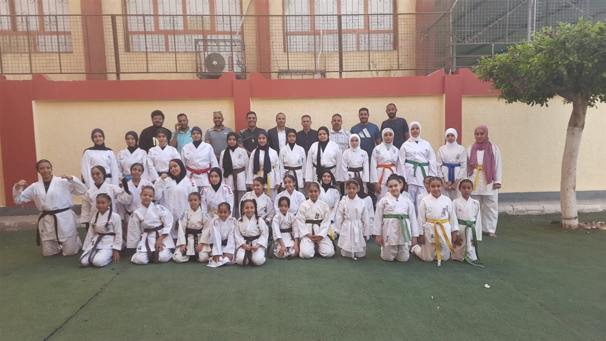 فتيات نجع حمادي يحصدن المراكز الأولى في بطولة الكاراتيه بقنا (صور)