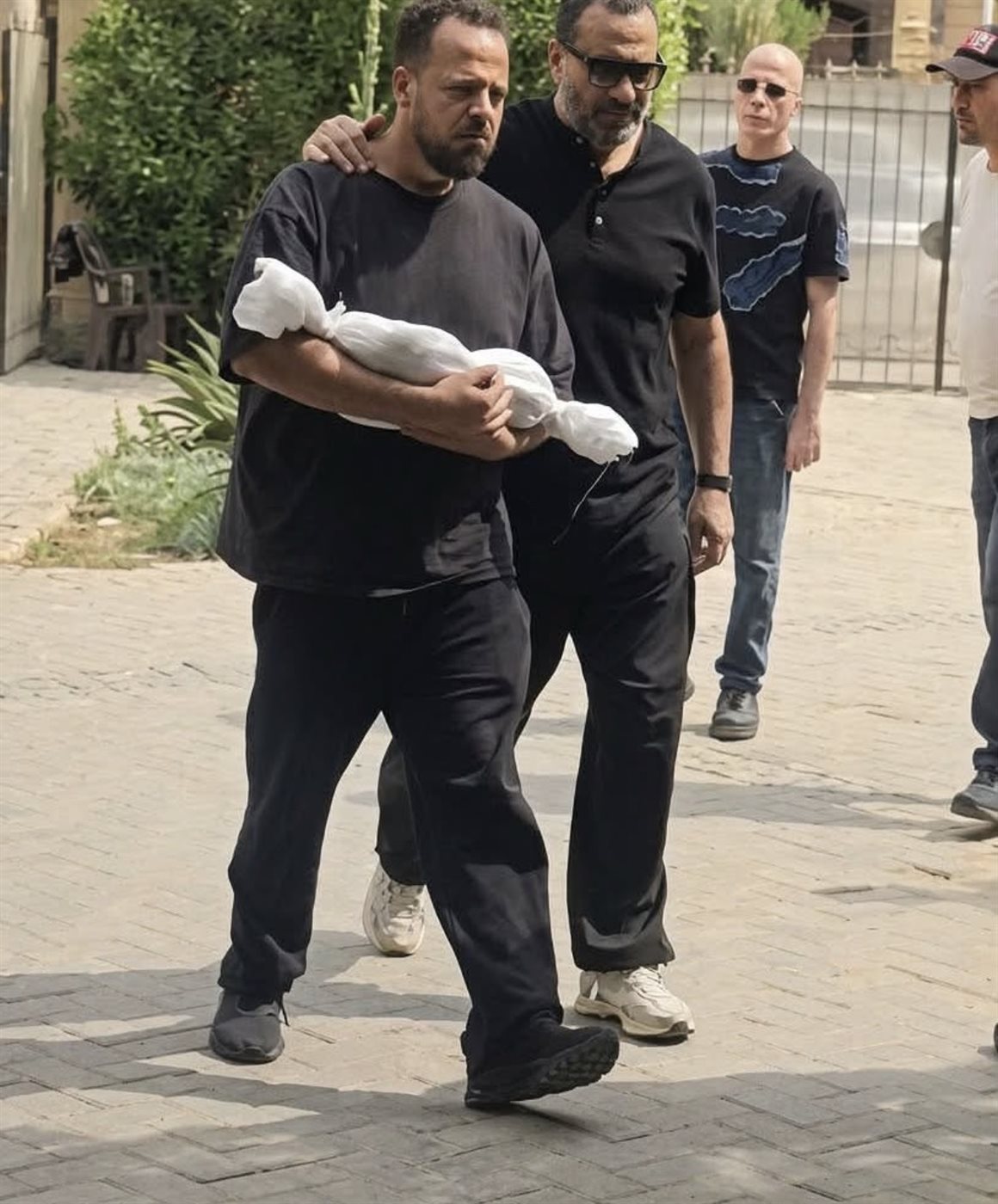بسبب صورة مؤثرة، ماجد المصري ونجله أحمد يتصدران التريند