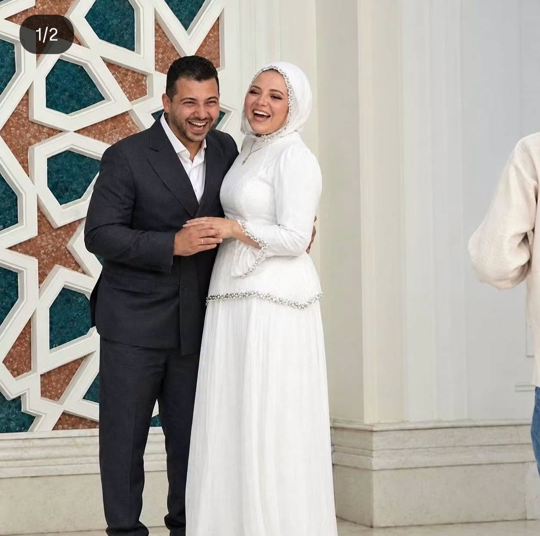 من زغرودة الأم إلى هيبة الأب، 8 صور ترصد فرحة إبراهيم حسن وزوجته في عقد قران ابنهما