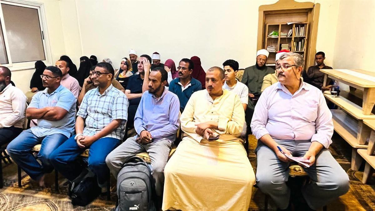 وكيل أوقاف البحر الأحمر يشهد انطلاق الدراسة بالمركز الثقافي بمسجد الميناء الكبير بالغردقة