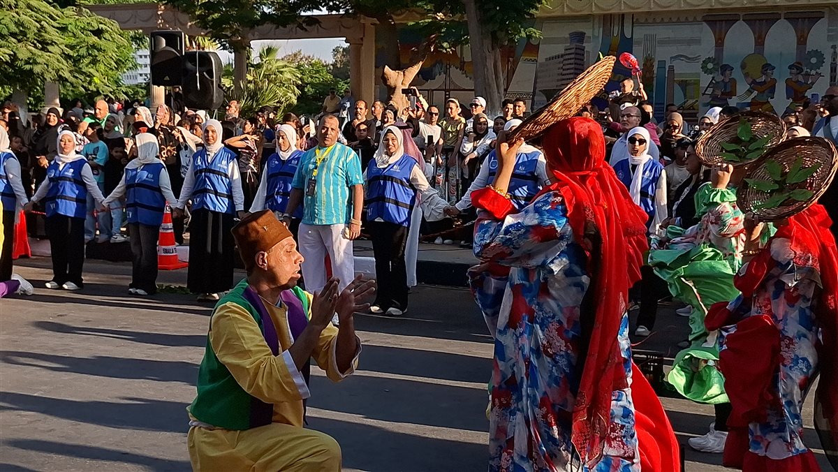 جانب من فاعليات ديفلية مهرجان الإسماعيلية للفنون الشعبية