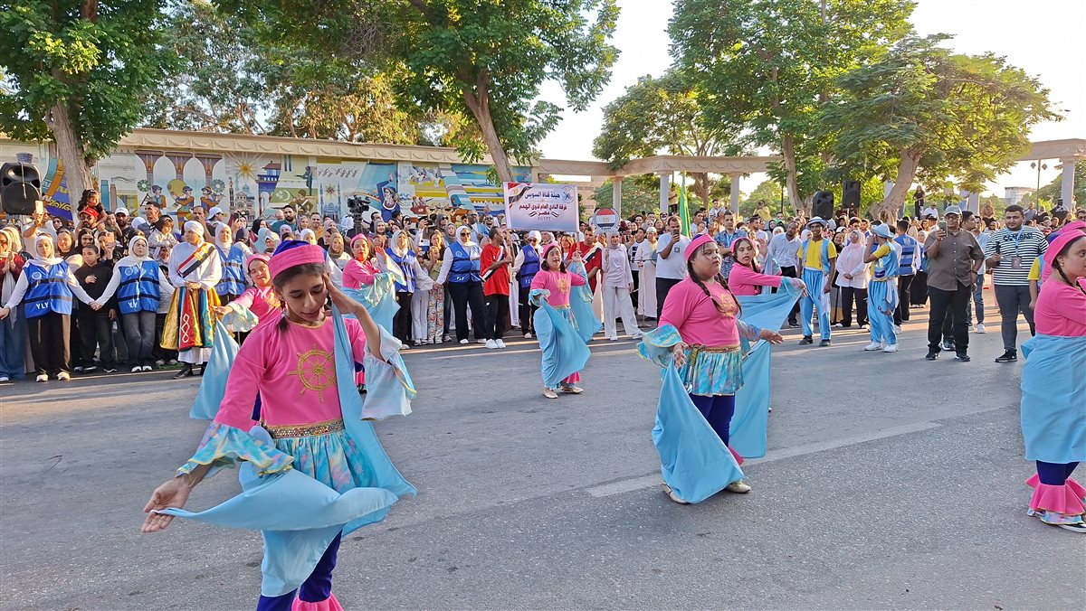 جانب من فاعليات ديفلية مهرجان الإسماعيلية للفنون الشعبية