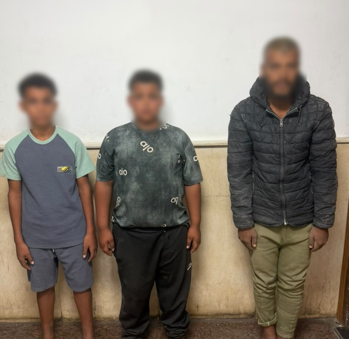 3 عاطلين يعتدون على طفل بالضرب في رأس البر، والتحريات تكشف مفاجأة