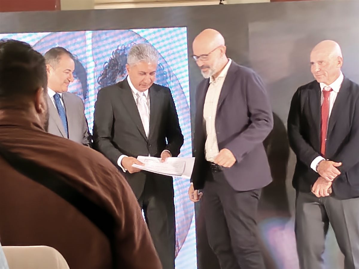 وزير السياحة والآثار يكرم فريق مشروع ترميم بورتريهات الفيوم