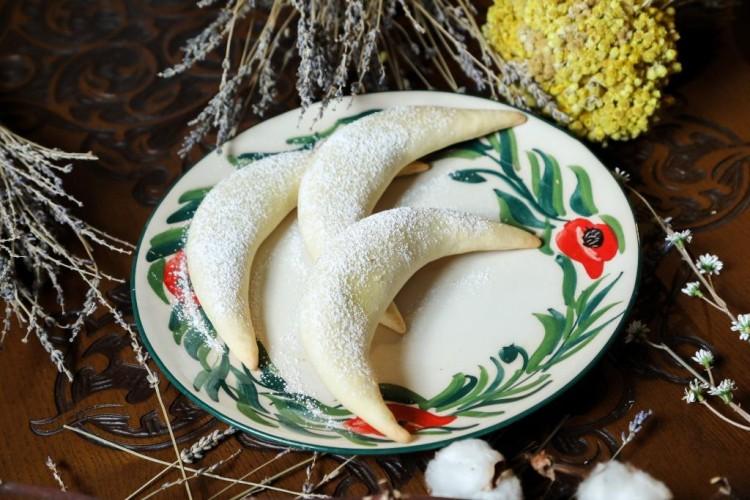 طريقة عمل كعب الغزال بحشوة اللوز