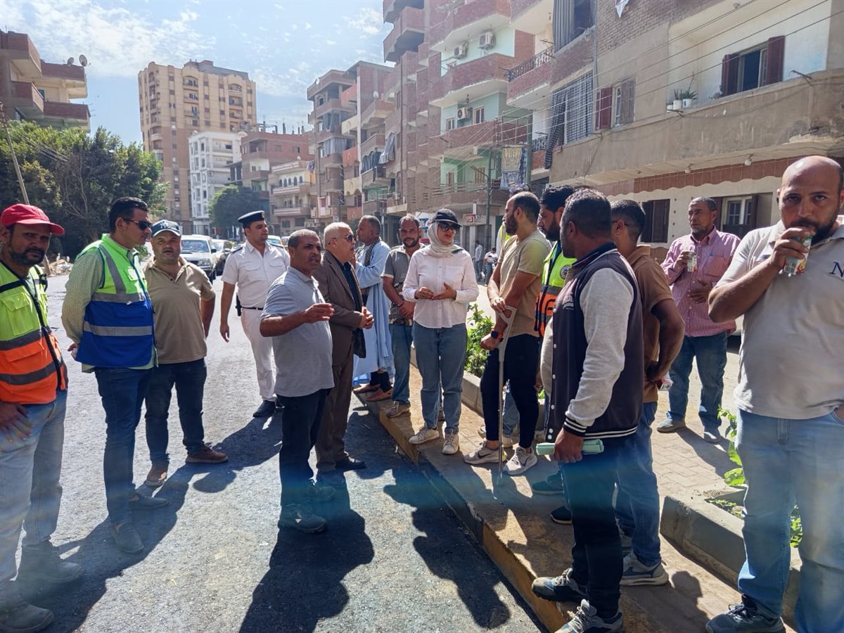 توزيع العصائر علي عمال الرصف بطوخ