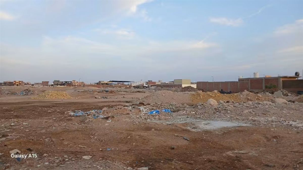 التصدي لإلقاء المخلفات في غير الأماكن المخصصة والحفاظ على نظافة الطرق والمناطق الصناعية