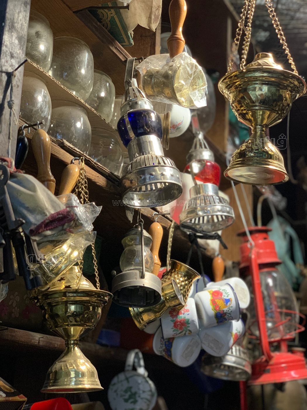 «المصري» قصة محل عمره 90 عاما، حرفة الأجداد تجد طريقها للحاضر بالخيامية