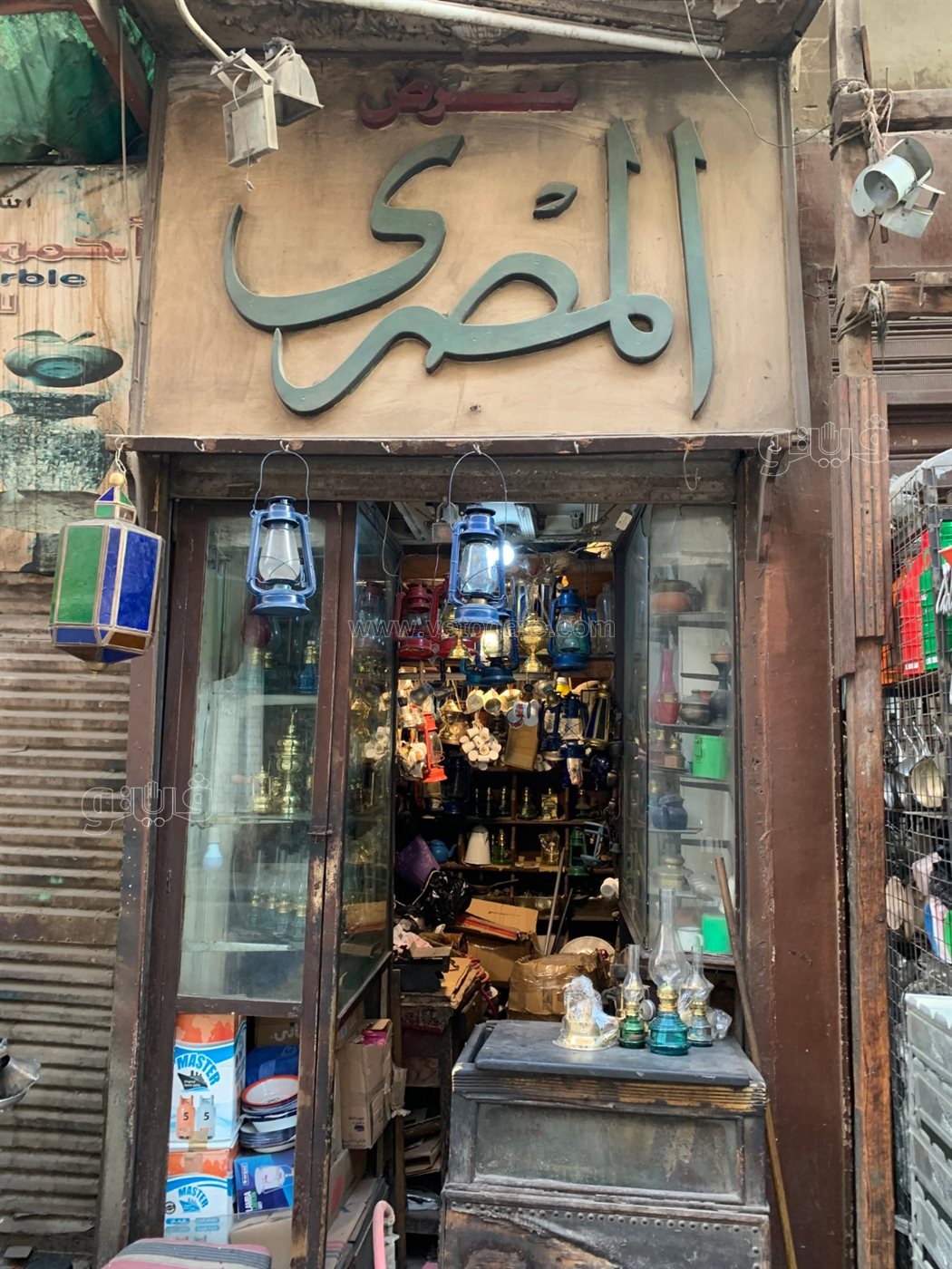 «المصري» قصة محل عمره 90 عاما، حرفة الأجداد تجد طريقها للحاضر بالخيامية