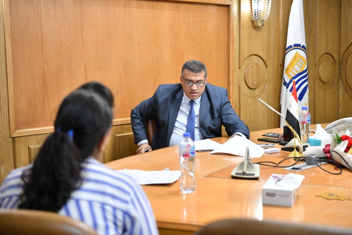 محافظ قنا يبحث 281 طلبًا وشكوى للمواطنين بمختلف القطاعات الخدمية