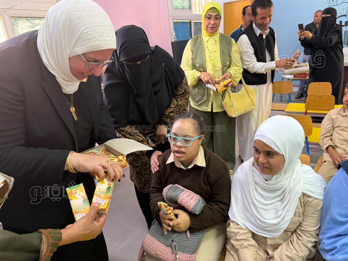 زيارة وفد من حزب حماة وطن لمدرسة ٢٣ يوليو للتربية الفكرية