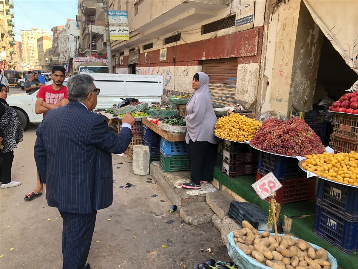محافظ الدقهلية يتفقد السوق الحضاري بطلخا ويشدد على منع عودة الباعة الجائلين