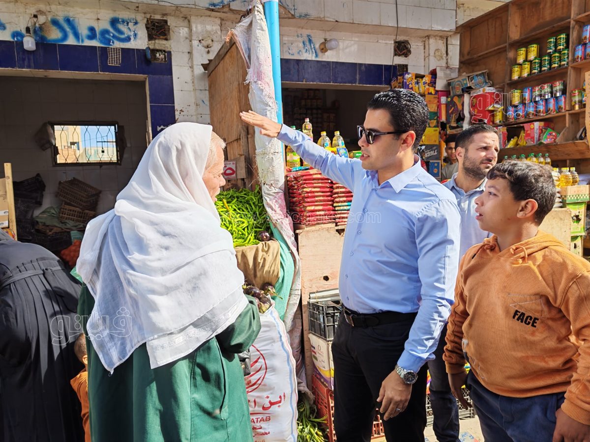 نائب محافظ مطروح يتابع جهود رفع كفاءة الخدمات بالسوق العمومي