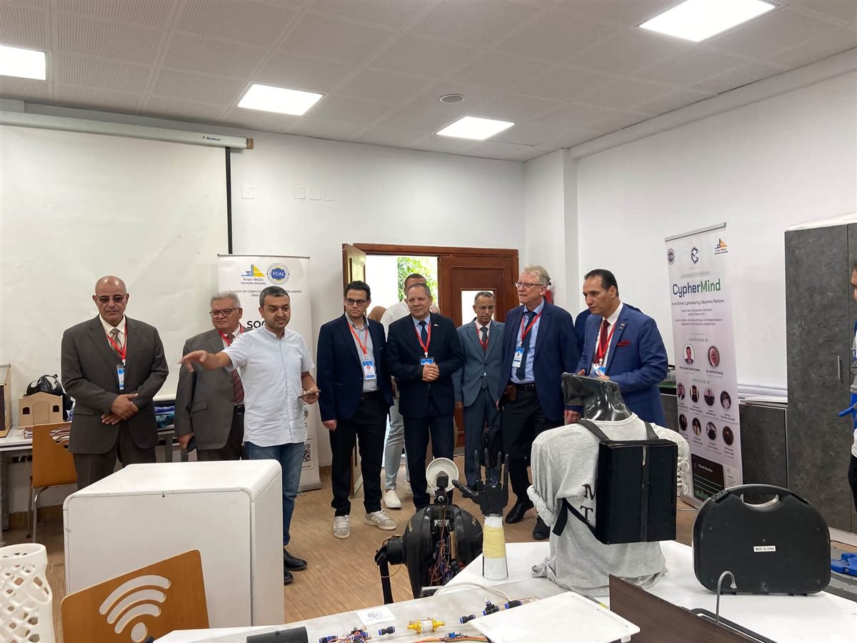 رئيس جامعة دمياط يستقبل رئيس الجامعة الألمانية للعلوم الرقمية لبحث شراكات الذكاء الاصطناعي