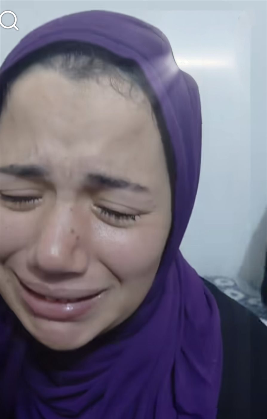 «عايزين نشوف أخونا ونحضنه».. انهيار أسرة محمد لطفي ضحية حادث السودان بالدقهلية