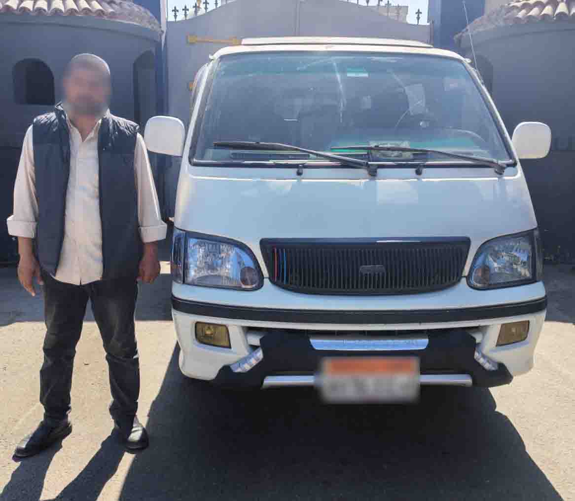 ضبط سائق ميكروباص بالبحيرة لرفضه نقل الركاب حاملي حقائب السفر لفرض أجرة إضافية