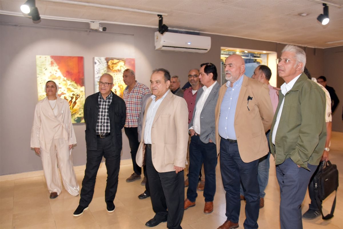 رحلة بصريّة من جغرافية مصر إلى عمق الروح، عماد أبو زيد يطلق "حضور الأماكن" بقاعة الباب