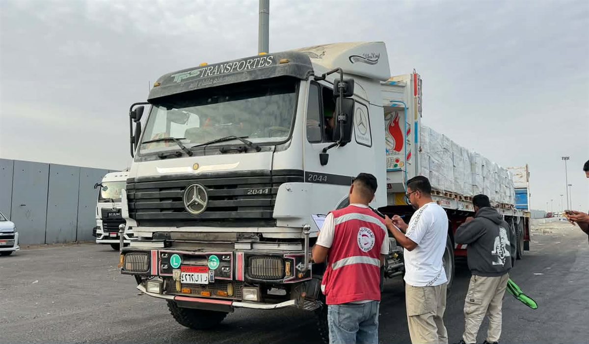 مساعدات شتوية لأهل غزة، 2100 بطانية و440 قطعة ملابس و1188 خيمة، فيتو