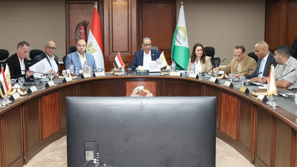 إزالة أدوار مخالفة ووقف توصيل المرافق، قرارات عاجلة من محافظ الجيزة لحل شكاوى المواطنين