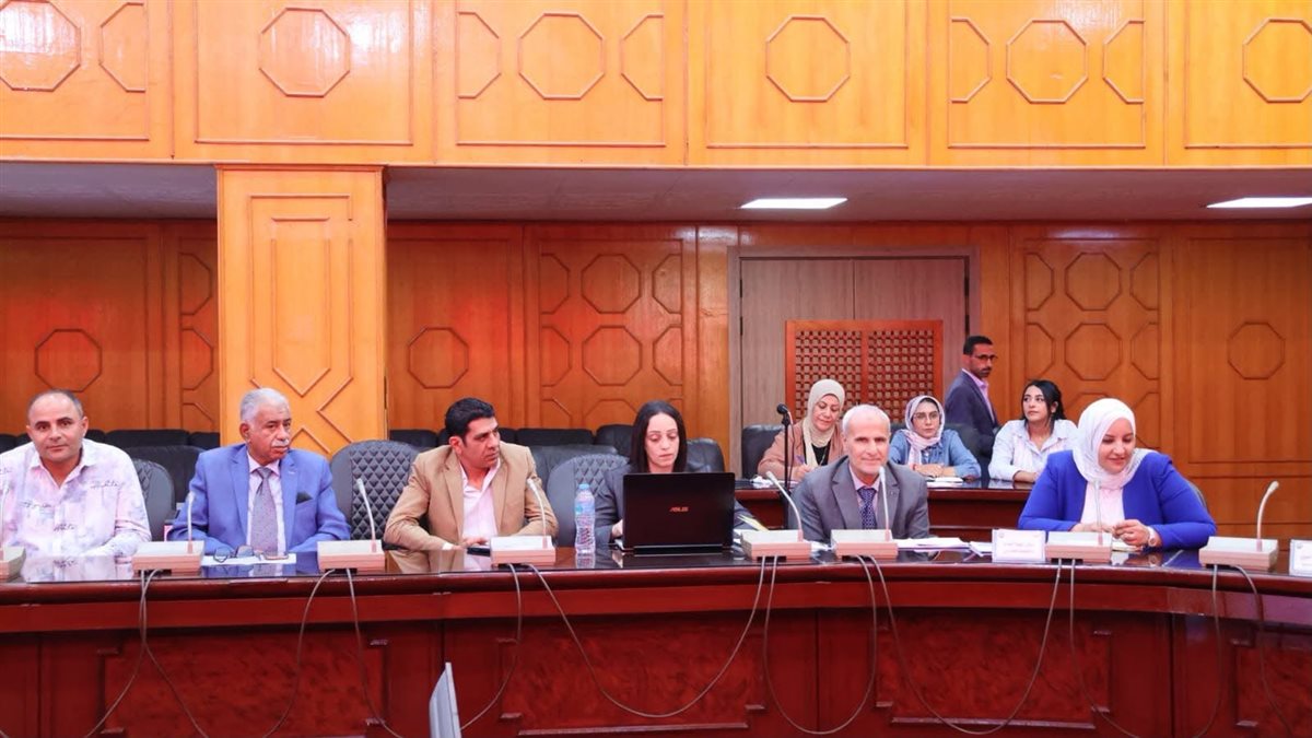 جانب من الاجتماع بحضور نائب محافظ الإسماعيلية
