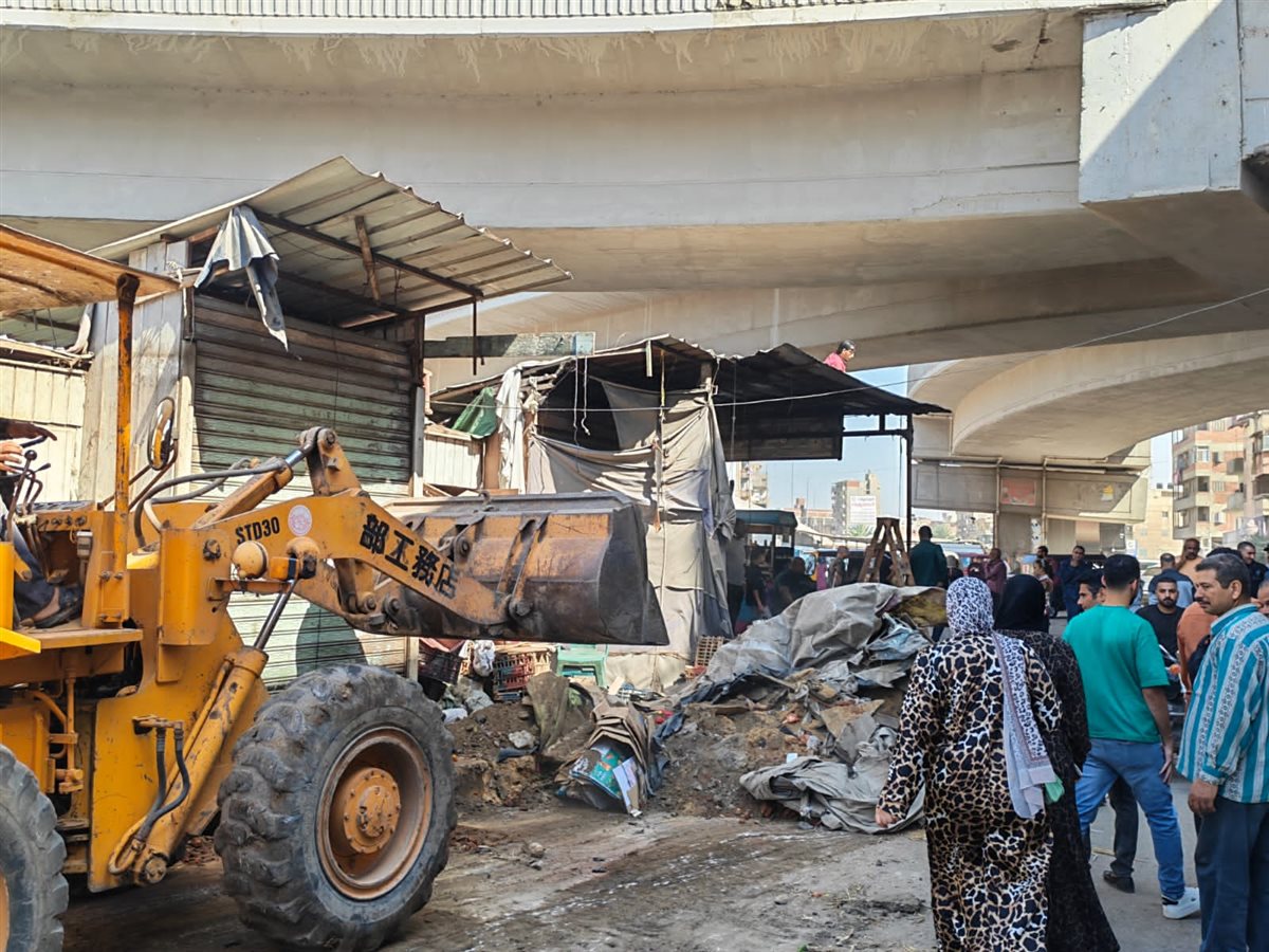 حملات مكبرة في 3 شوارع بطلخا لرفع الإشغالات والتعديات