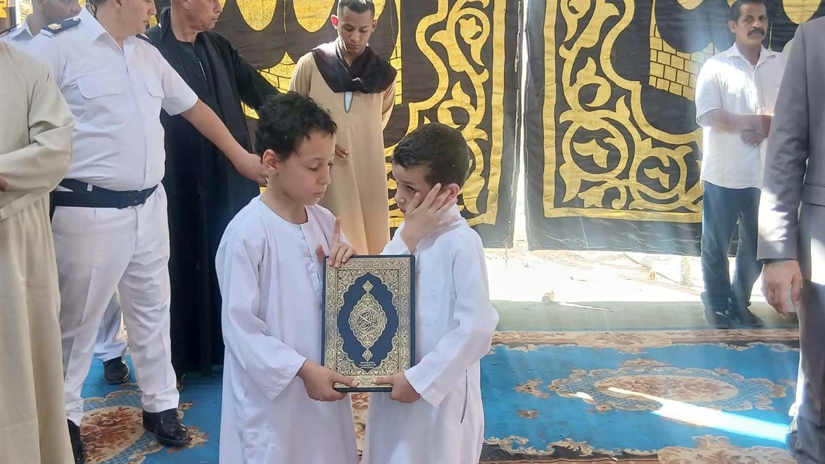 بعد 11 عامًا من الثأر، تسليم الكفن لأشقاء قتيل ينهي خصومة عائلية في المنيا