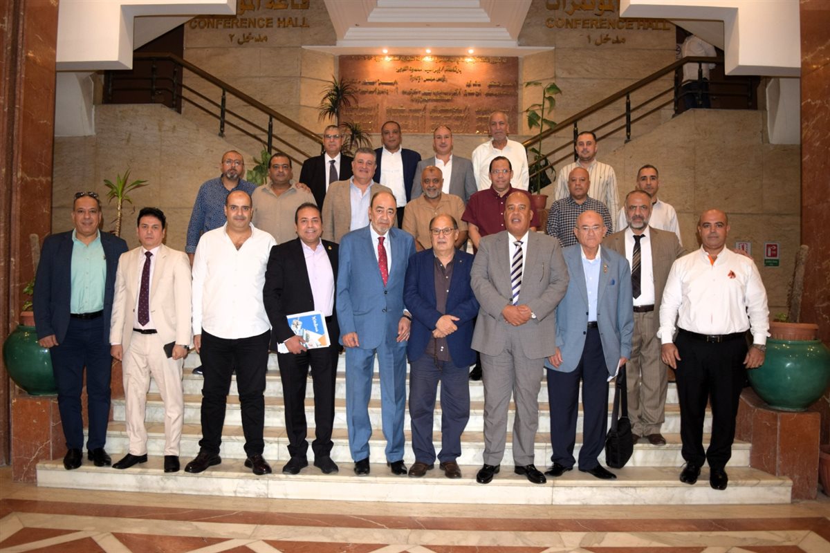 غرفة القاهرة تفتح حوارا مباشرا مع الشعب التجارية بخطة تواكب المتغيرات الاقتصادية