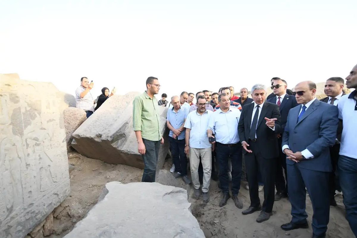 محافظ الغربية ووزير السياحة يتفقدان معبد بهبيت الحجارة بسمنود لدراسة تطويره (فيديو)